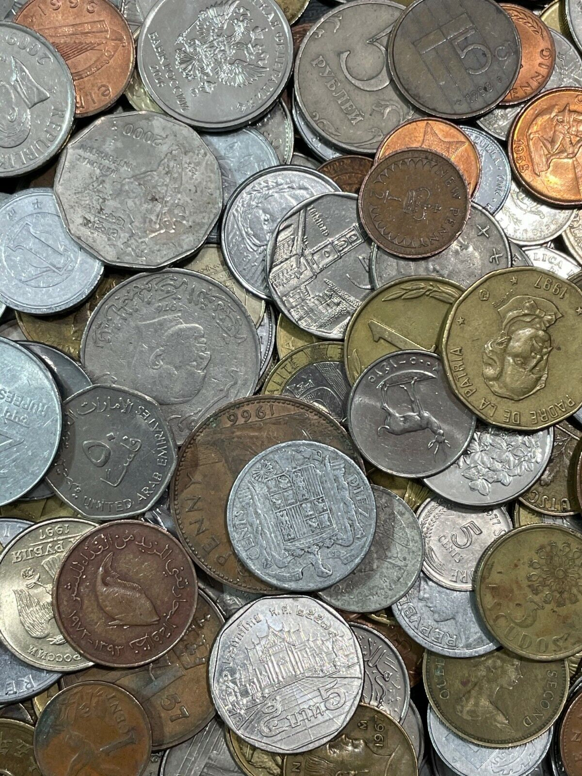 Nice Mixed Bulk Lot of 100 Assorted Worldwide Coins! Excellent Assortment!