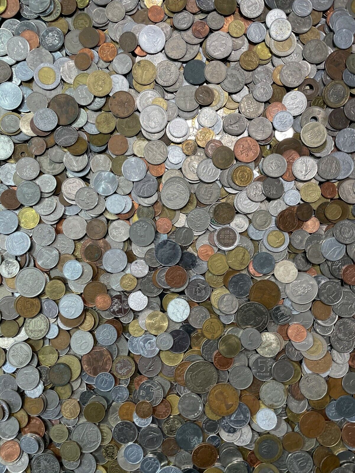 Nice Mixed Bulk Lot of 100 Assorted Worldwide Coins! Excellent Assortment!